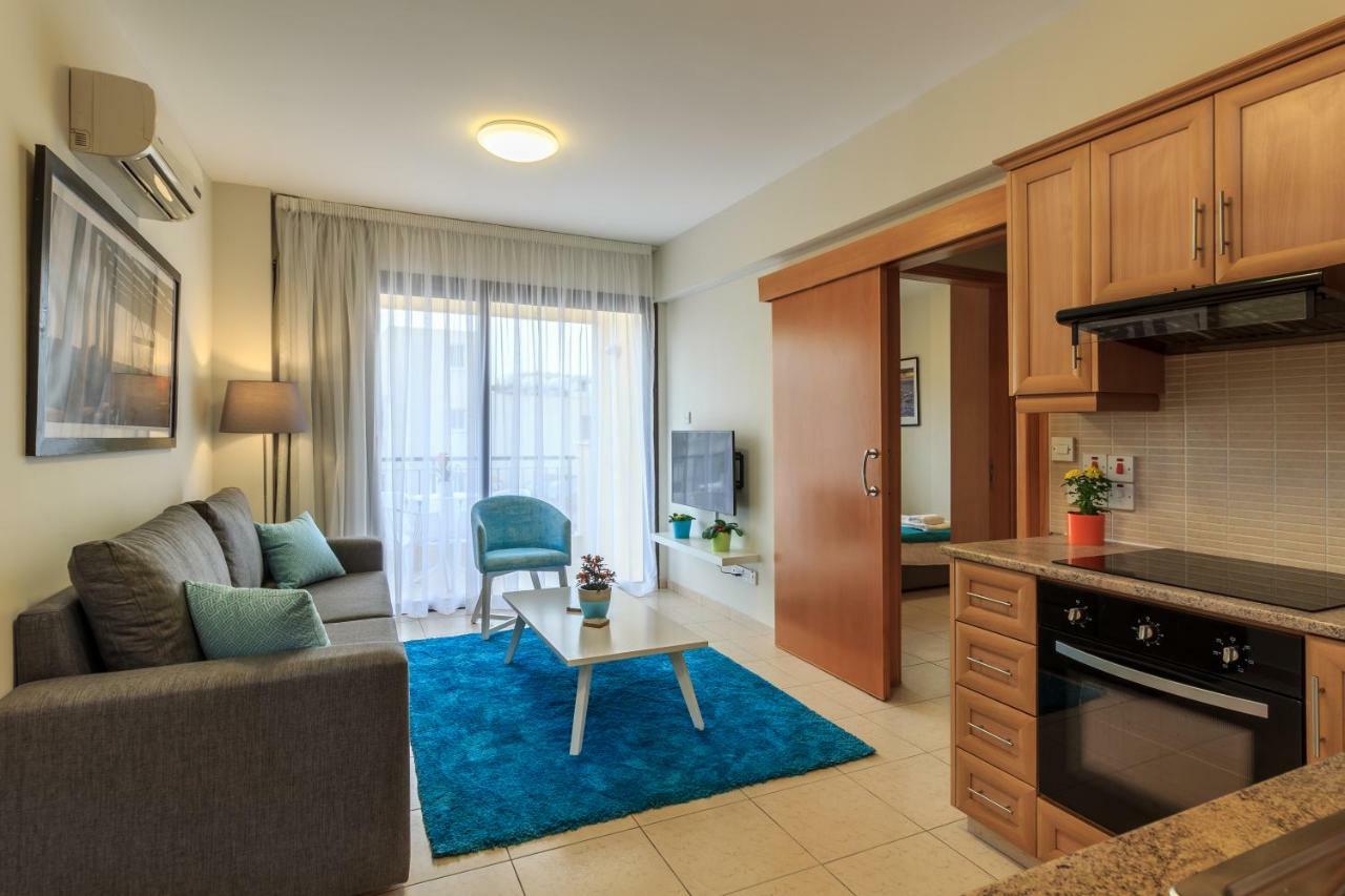 Soho City Apartments ลาร์นาคา ห้อง รูปภาพ
